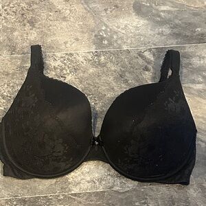 Victoria secret Black Lace Bra size 34DDD